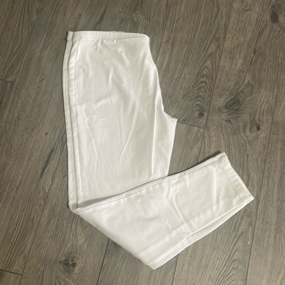 Basic white leggings